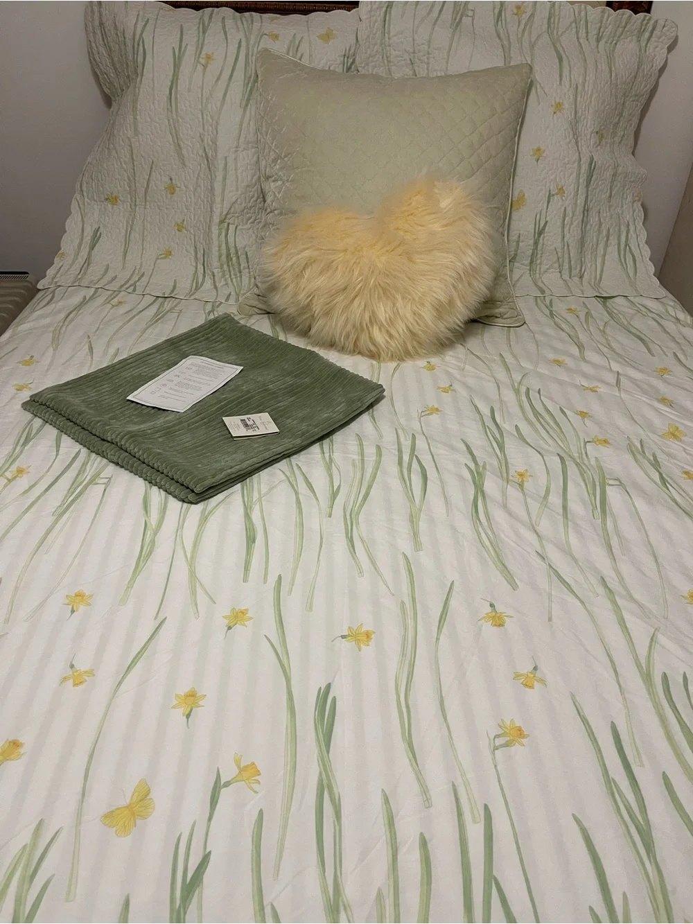 YVES DELORME  QUEEN DUVET AND EURO SHAMS JONQUILLE GREEN 💛💚